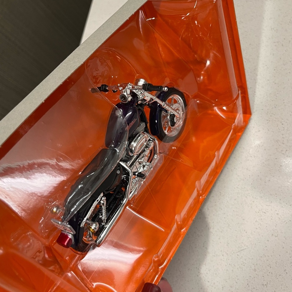Harley Davidson 2000 Sportster replica - Picture 7 of 7